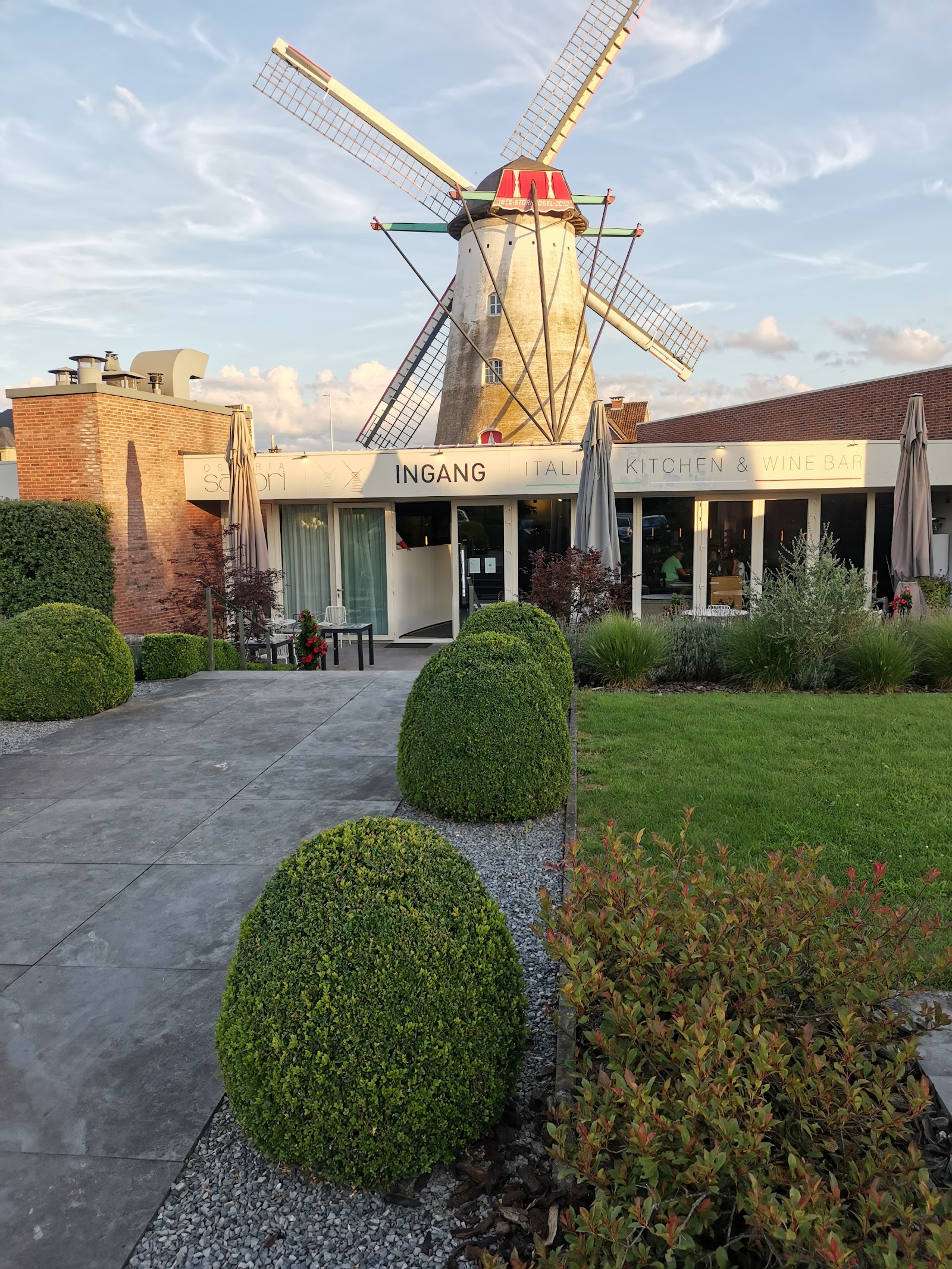 Resto & Hotel / Al Mulino in Maasmechelen — hotel