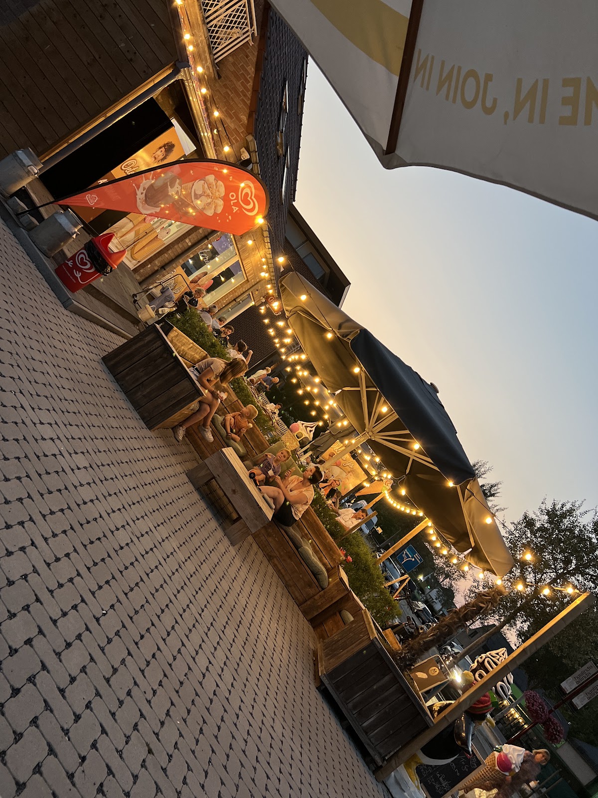 Oeters ijs in Maaseik — café
