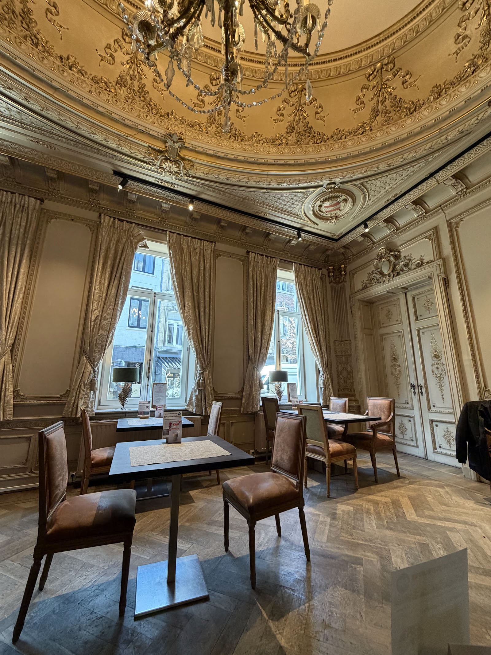 Zomerpopup "O-bru" in Hasselt — restaurant