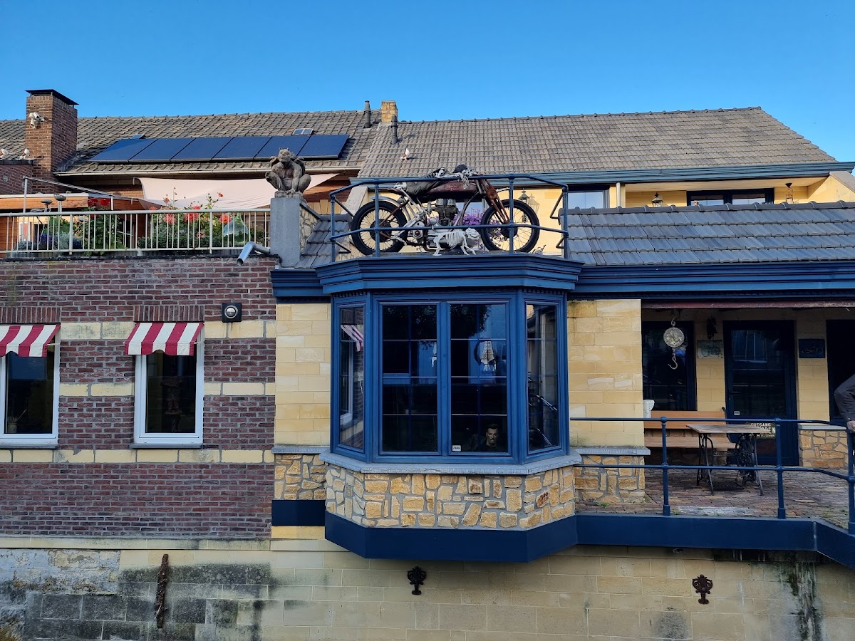 Cup & Vino in DV — café