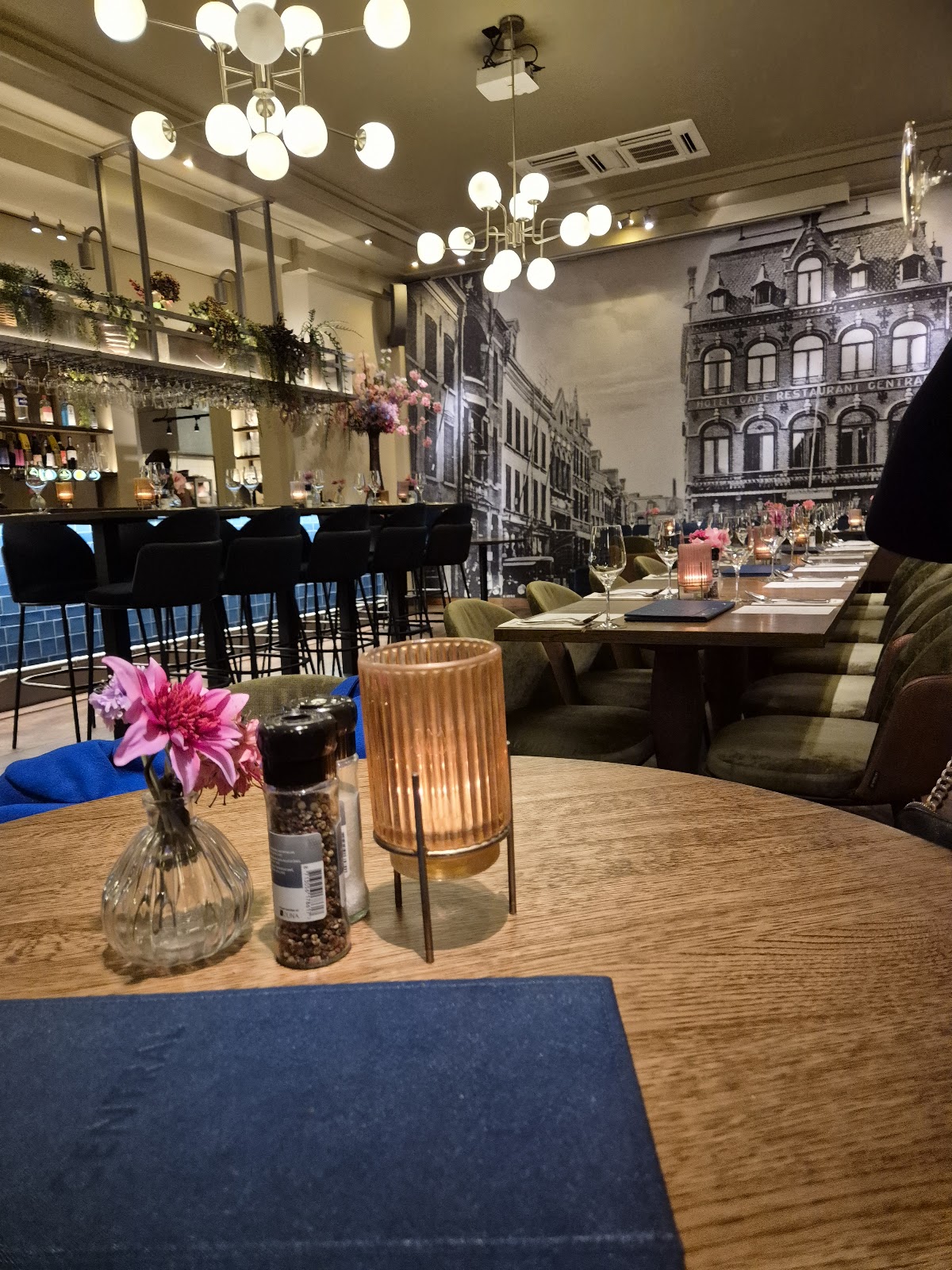 Cafe Restaurant Central B.V. in Venlo — café