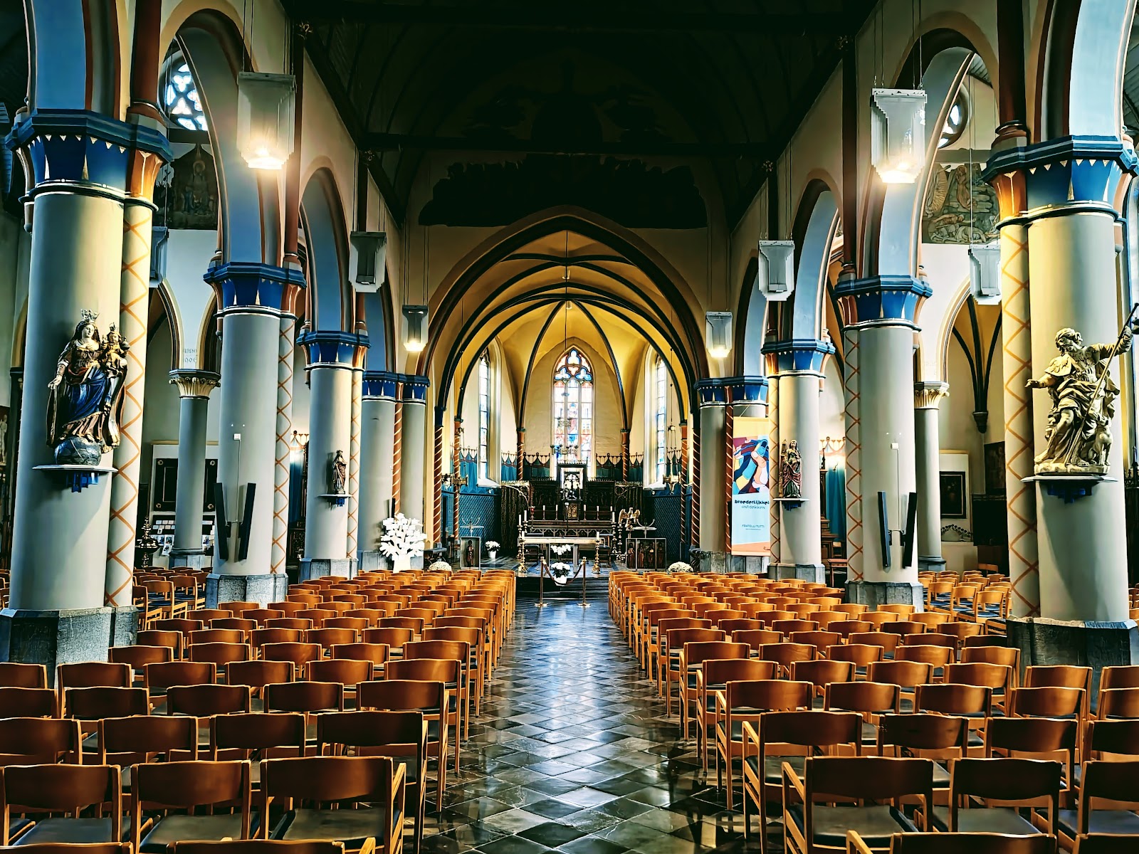 Sint-Mauritiuskerk Bilzen in Bilzen-Hoeselt
