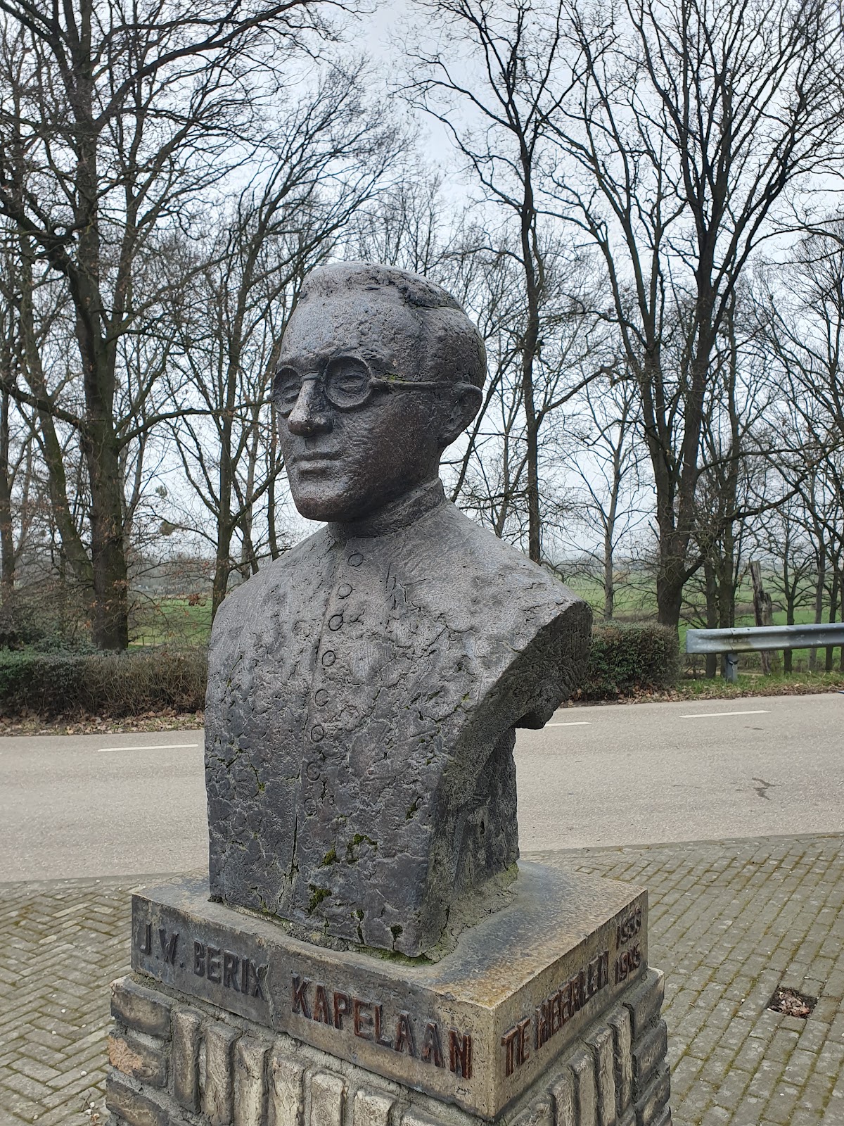 Monument kapelaan Berix (WO2) in Stein — museum