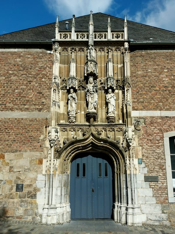 Aachen Cathedral Treasury in doen