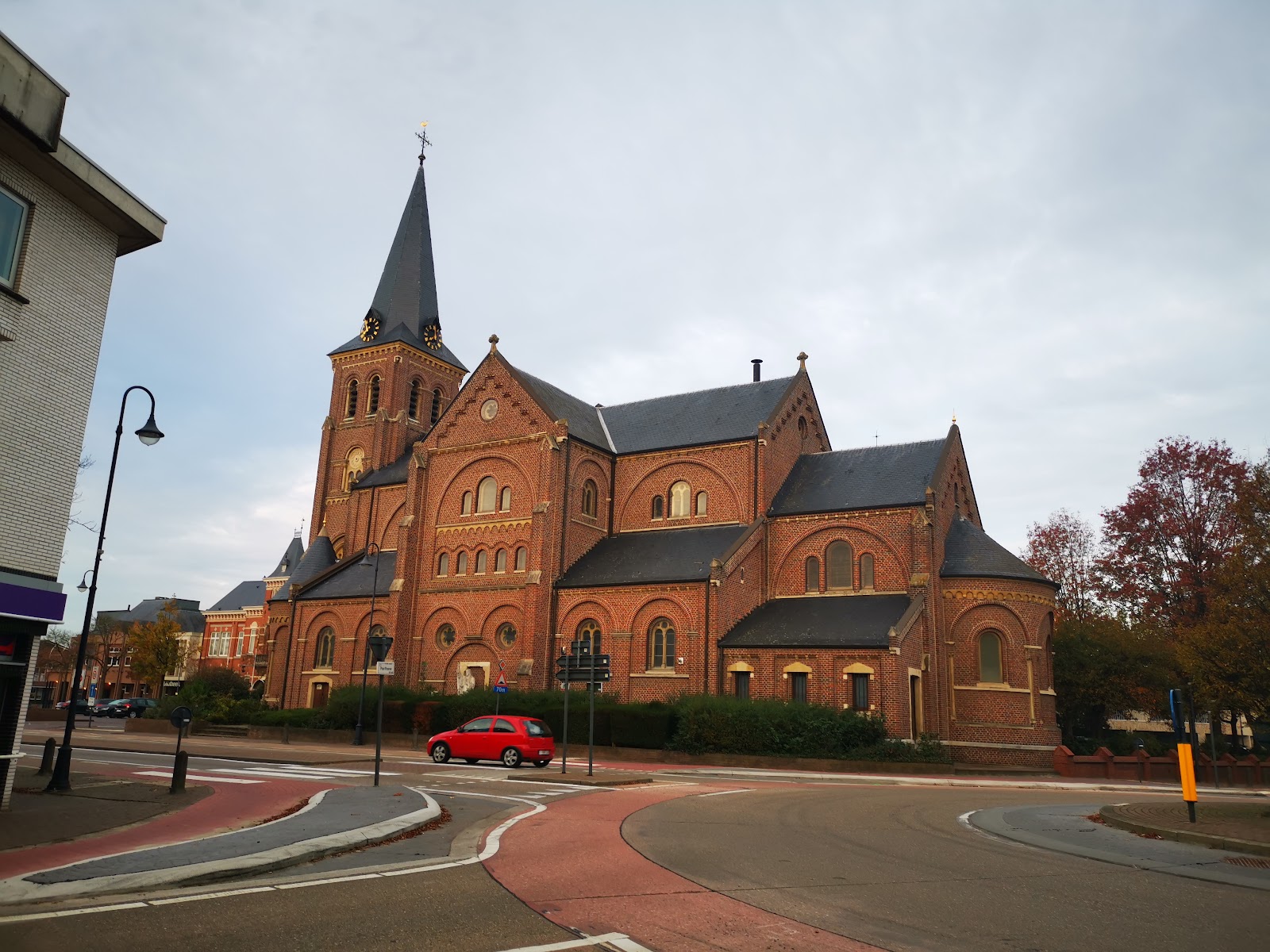Sint-Willibrorduskerk in Heusden-Zolder