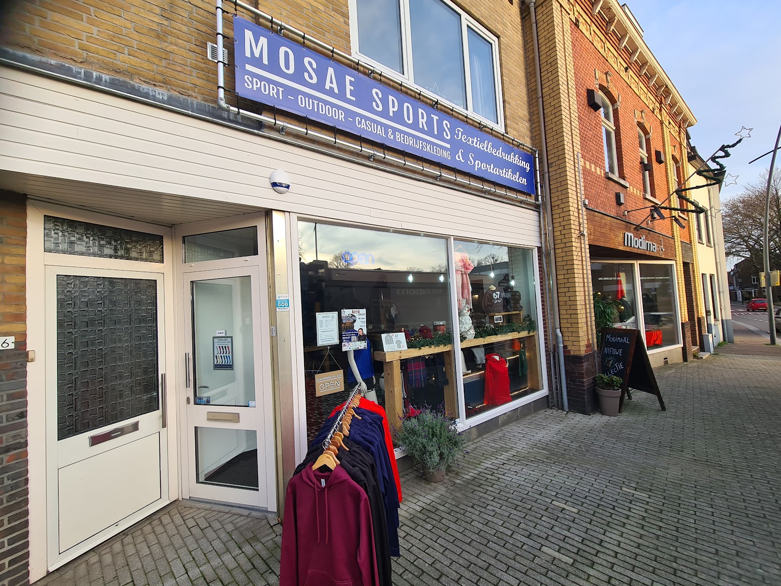 Sportwinkel Mosae Sports (sport- en kledingwinkel) in Beek