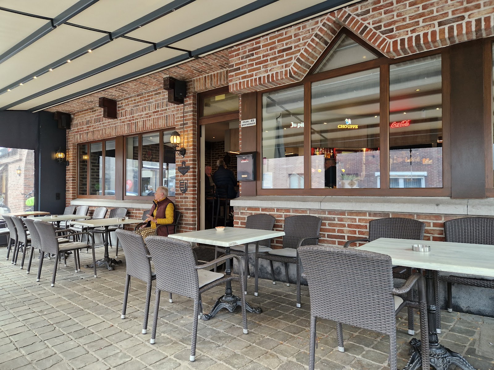 't Uchterhoes in Dilsen-Stokkem — café