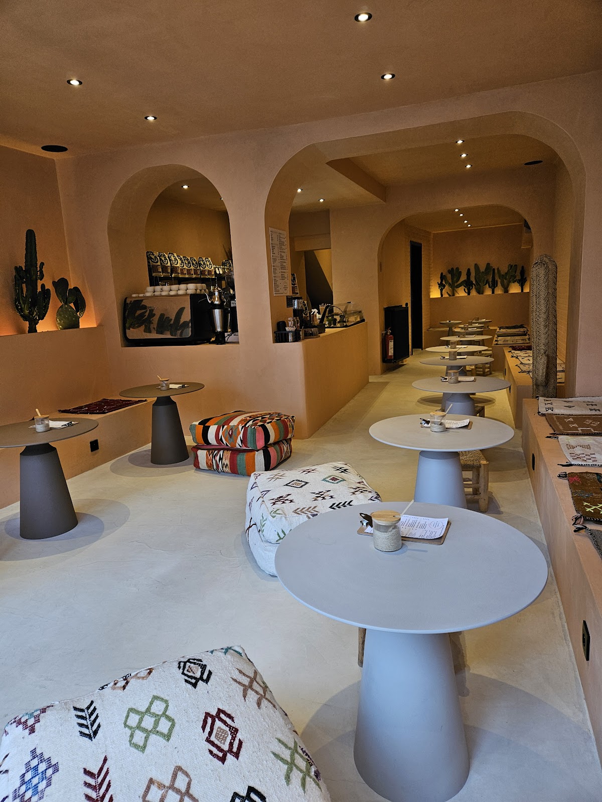Nomad Koffiebar in Maasmechelen — café