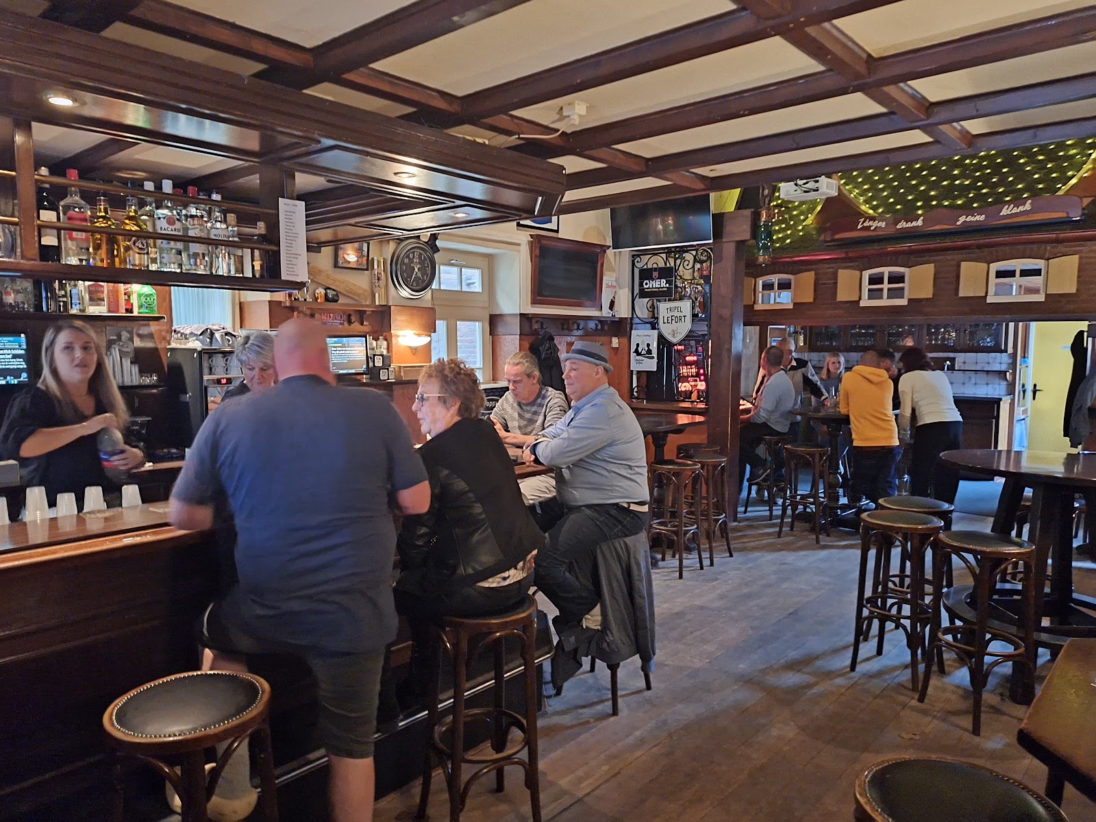 Café 't Sinterkläöske in Heythuysen — café