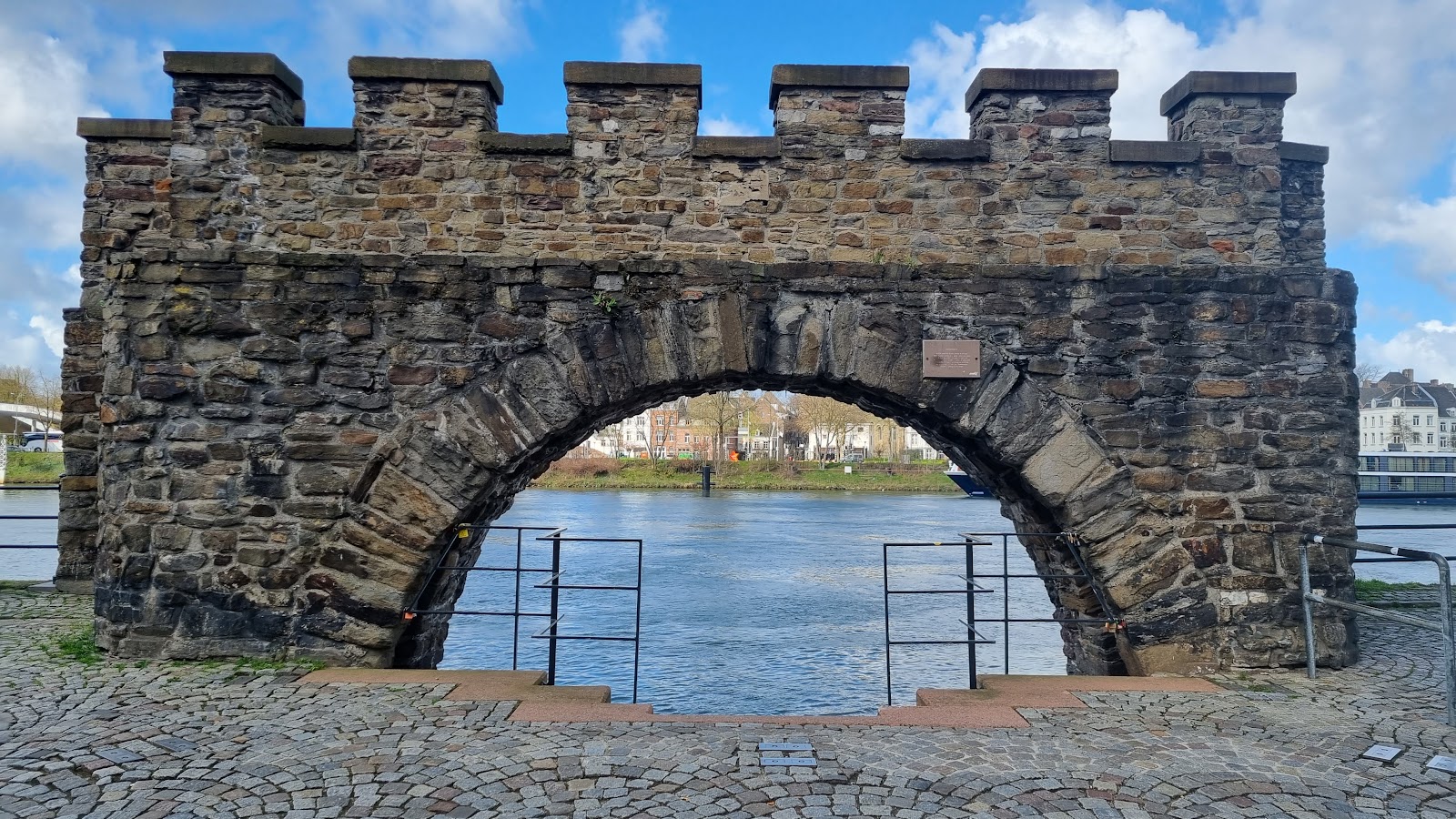 Wycker Waterpoort in Maastricht — attractie