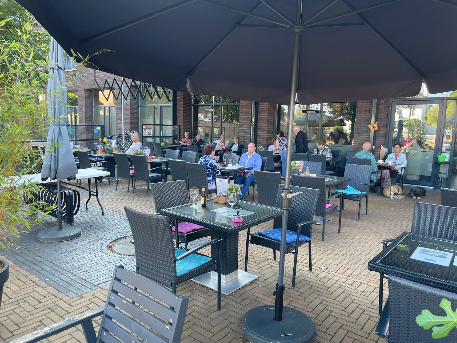 Lunchroom IJssalon Pleinzicht in Klimmen — restaurant