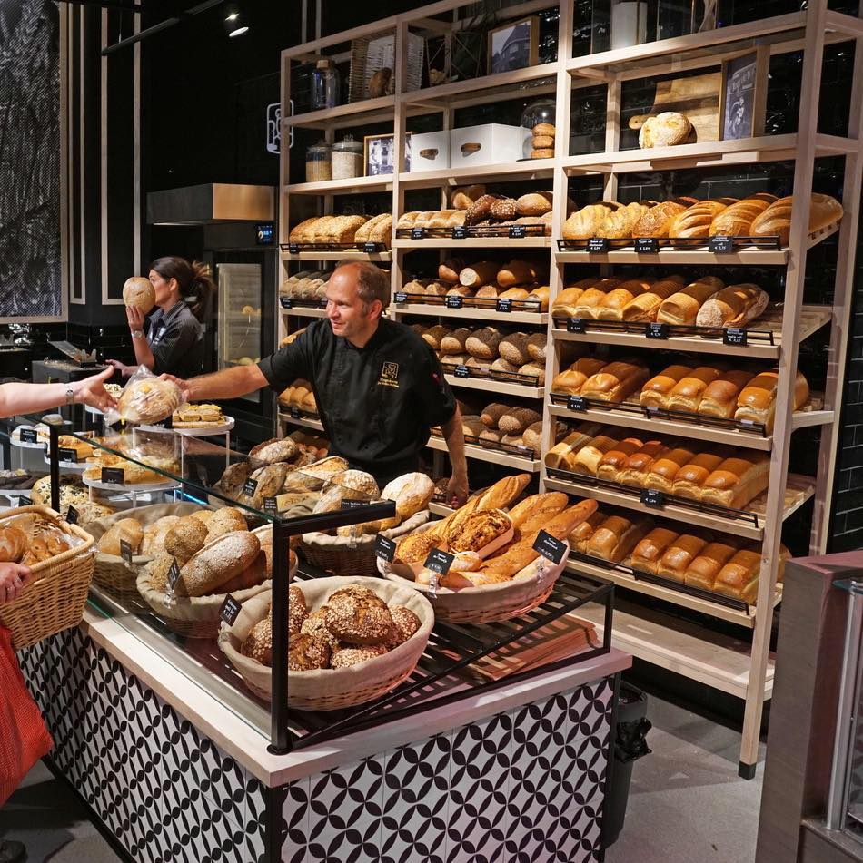 Hagedoren De Echte Bakker - winnaar beste Kerststol van Nederland in Beek — bakkerij