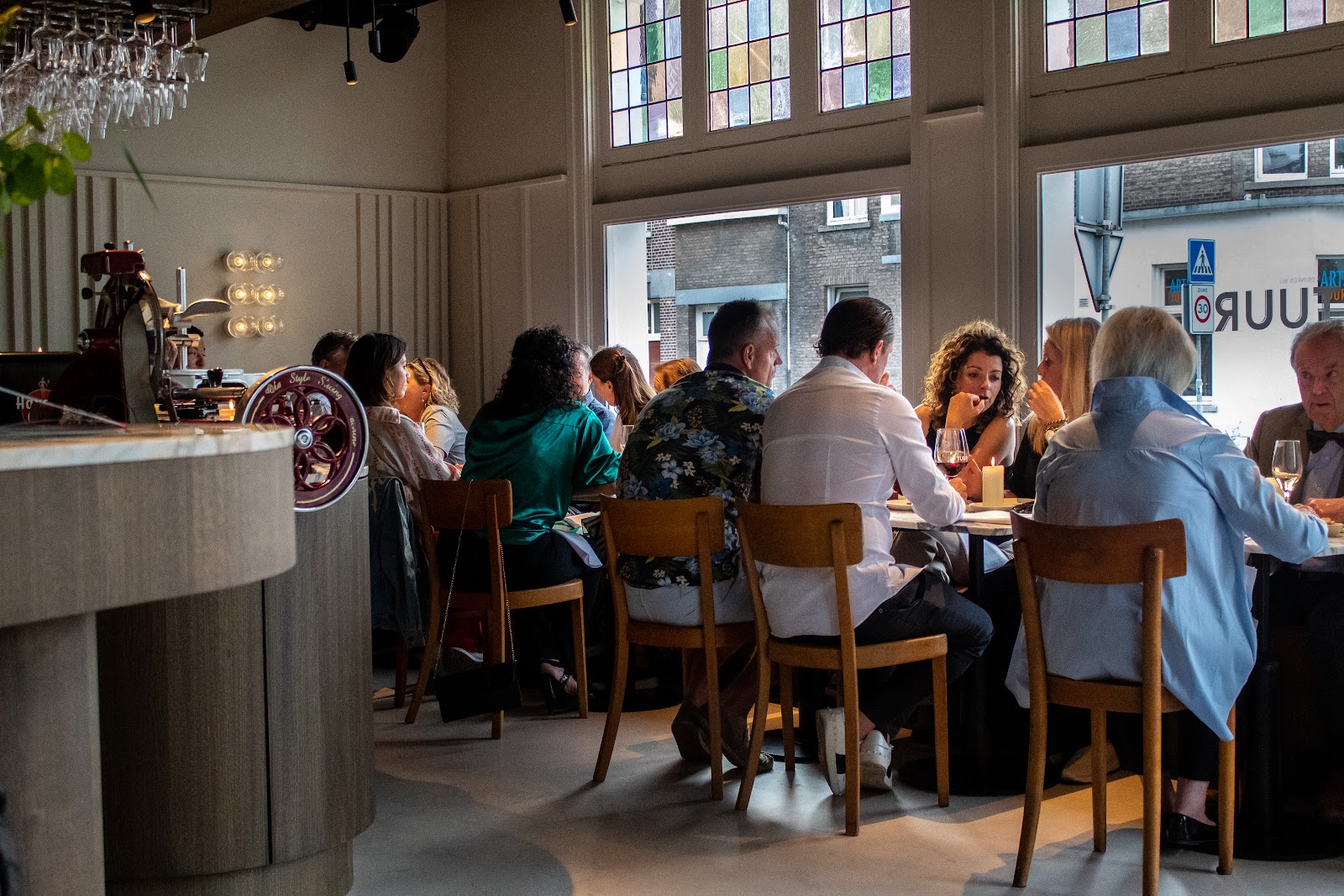 TUUR Maastricht | Eten & Drinken in Maastricht — restaurant