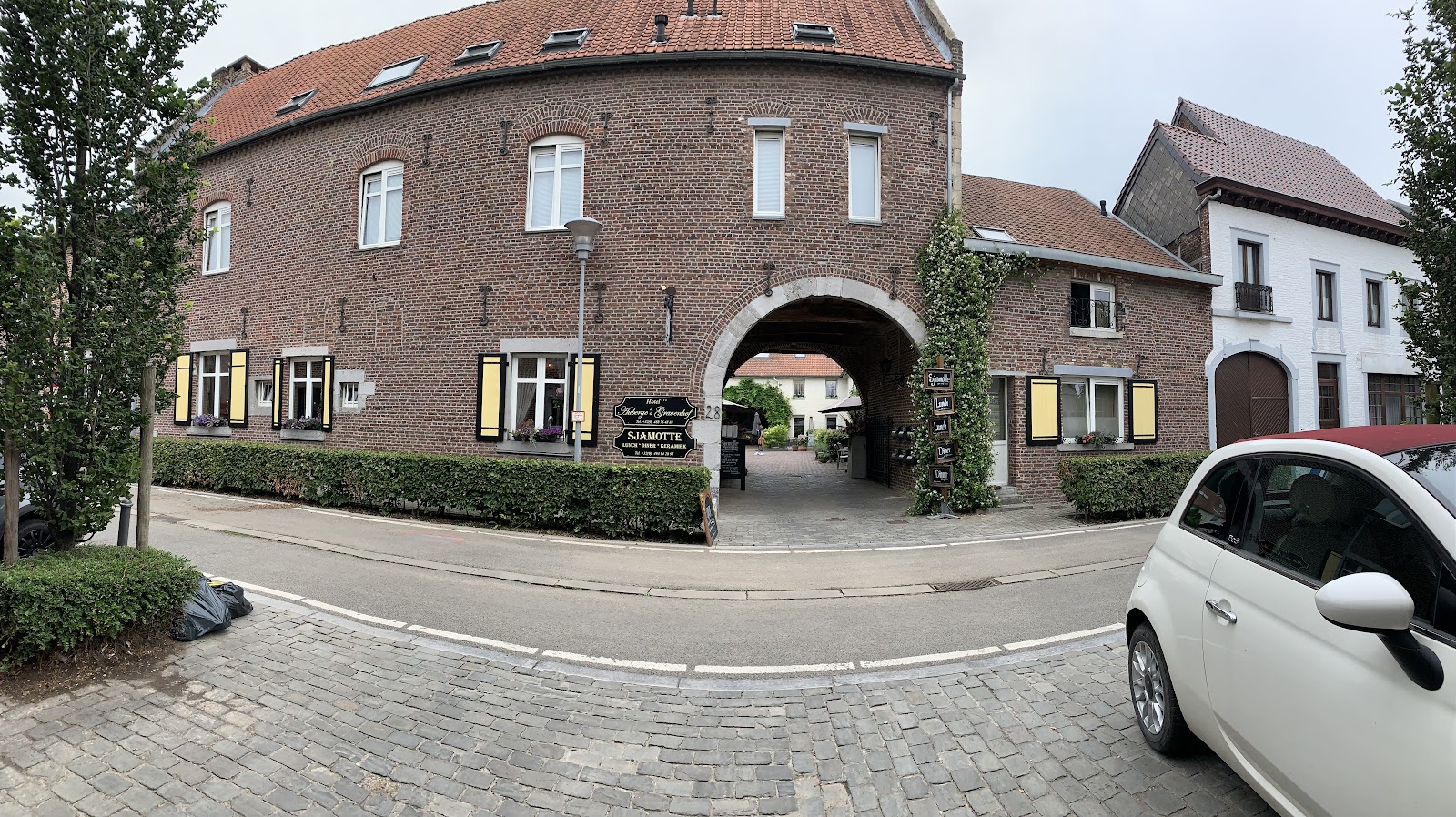 Hotel Auberge 's Gravenhof in Voeren — hotel