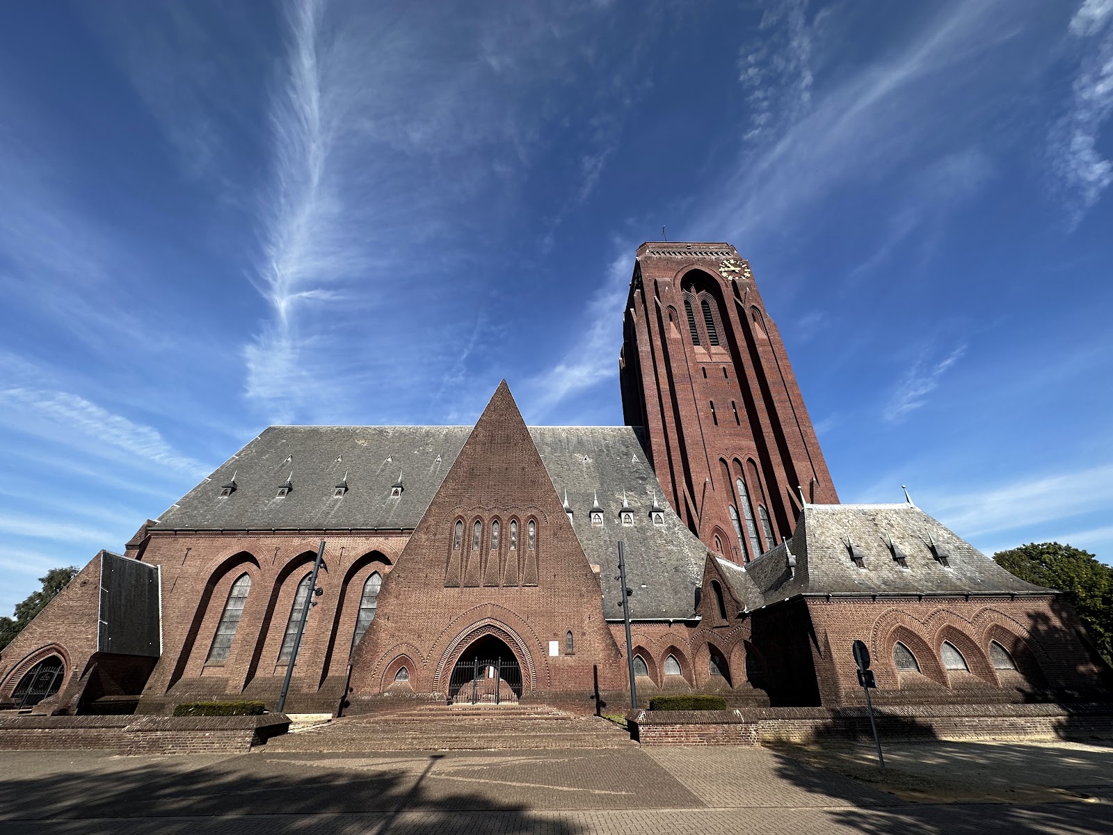 Sint-Barbarakerk⛪ in Maasmechelen