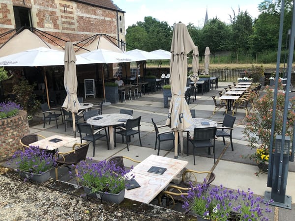 Brasserie De Waterburcht in Eten & drinken