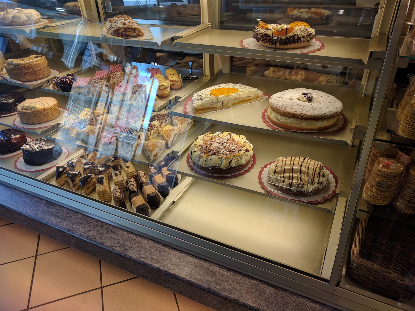 Brood- en Banketbakkerij Henrotte B.V. in Wijlre — bakkerij