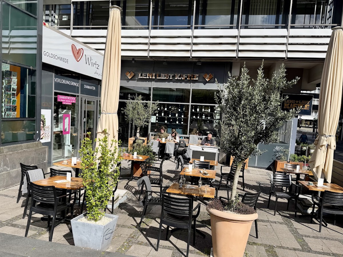 Leni loves coffee in Aachen — café