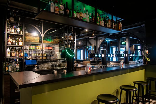Dé Wieëtsjaf in Eten & drinken