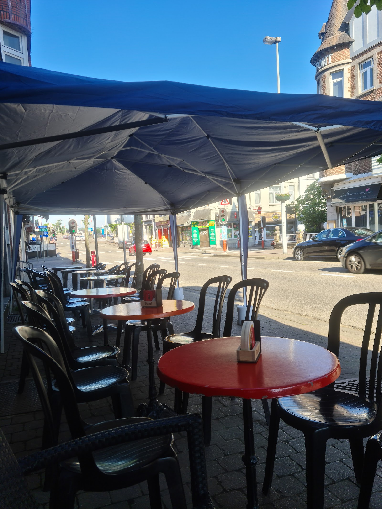 Le Rallye in Visé — café