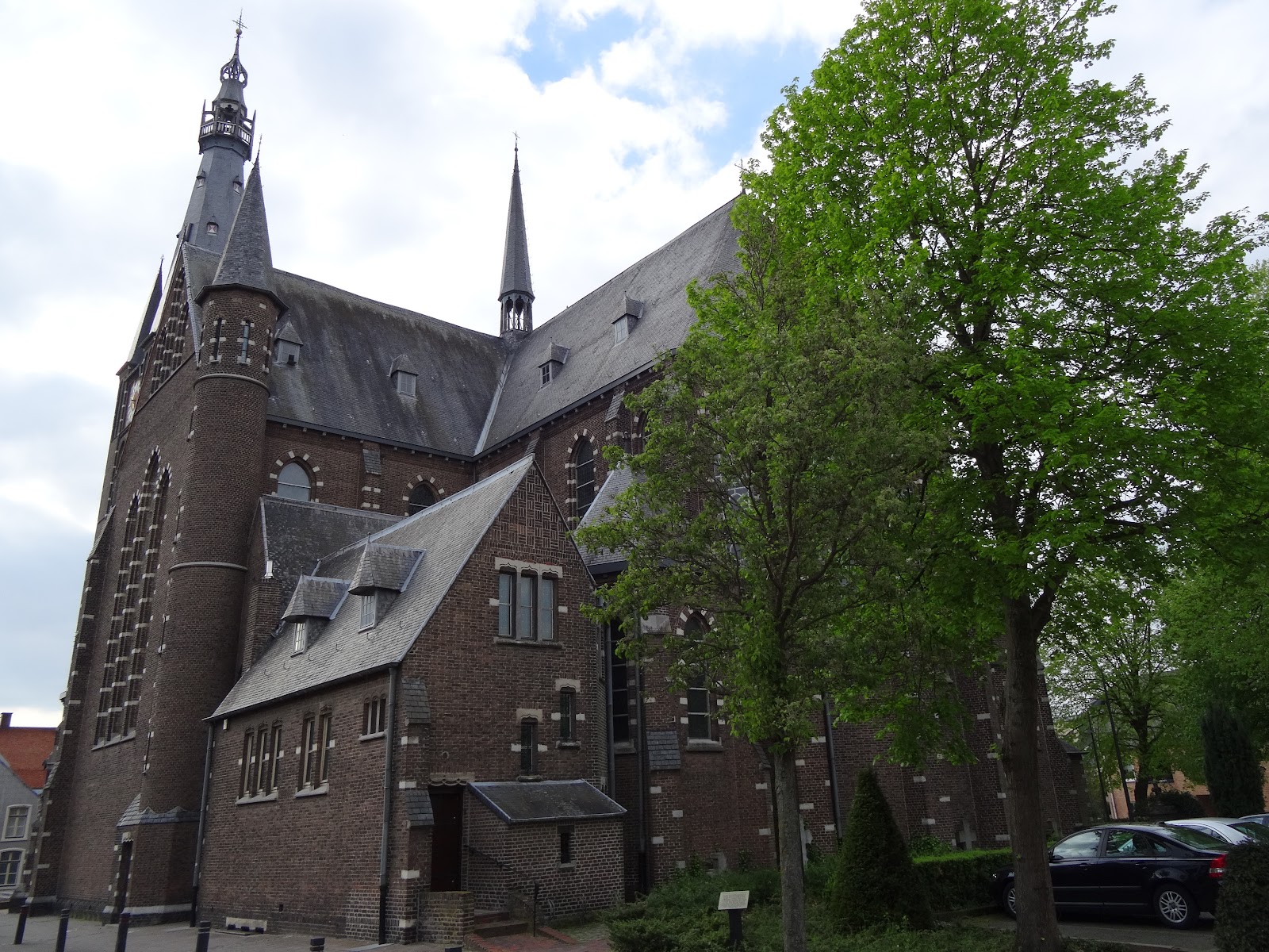 Sint-Laurentiuskerk in Hamont-Achel