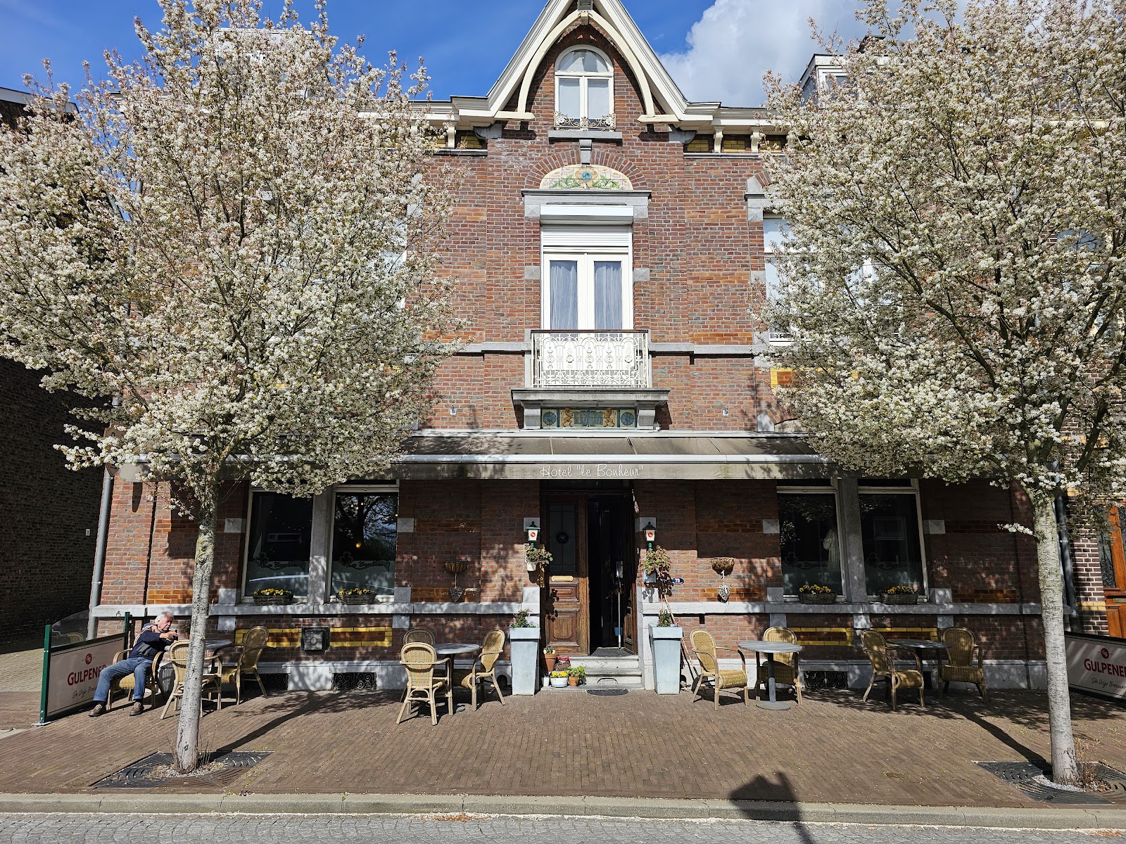 Hotel Café Le Bonheur in Eijsden — hotel