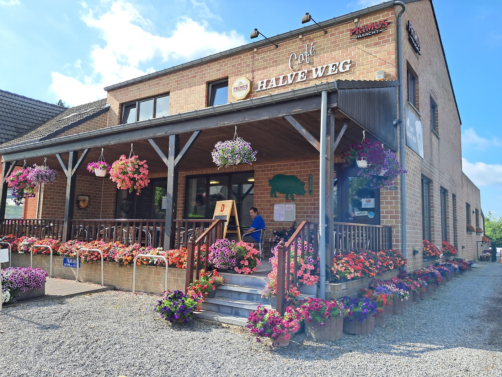 Halve Weg - Bilzen in Bilzen-Hoeselt — bar